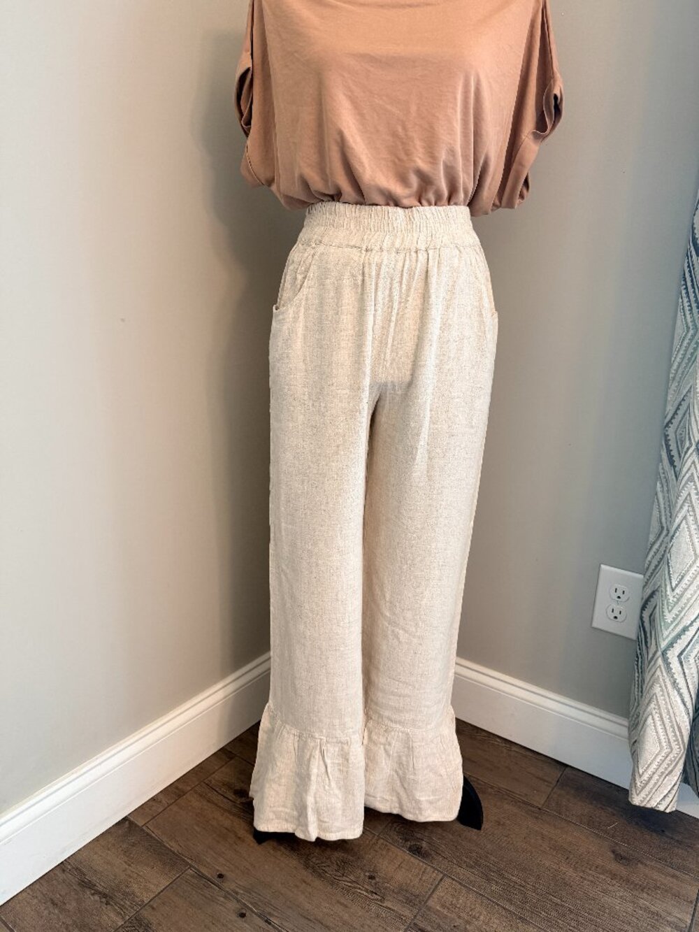 Umgee Cotton/Linen Blend pants with ruffle leg
